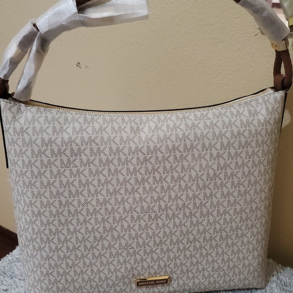 MK Handbag/SOLD - Picture 1 of 3